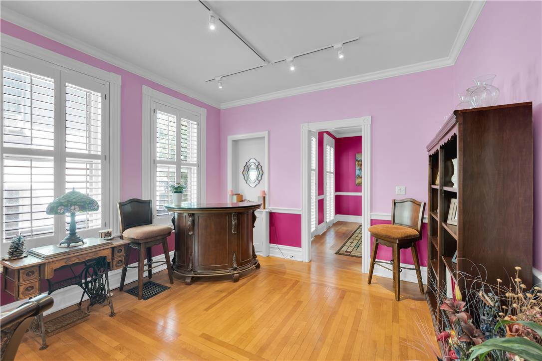 131 East Wall Street Property Photo 7