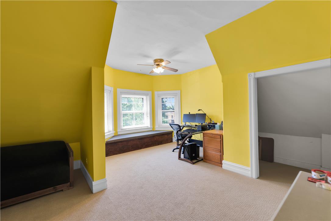 131 East Wall Street Property Photo 33
