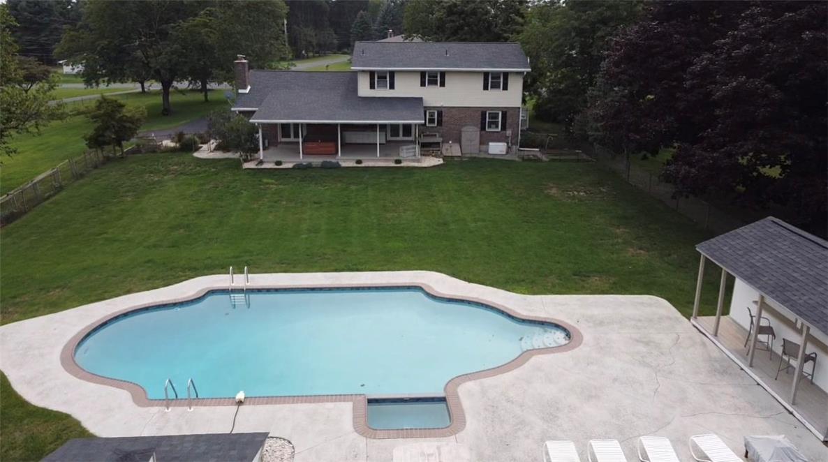 634 Gladys Drive Property Photo 4