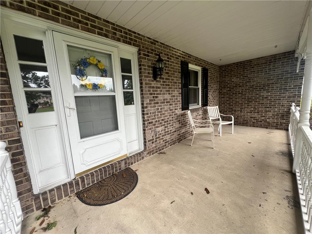 634 Gladys Drive Property Photo 8