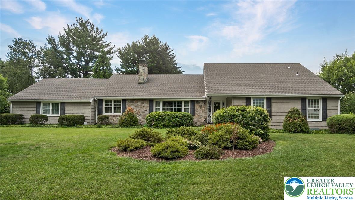 525 Wedgewood Road Property Photo 1