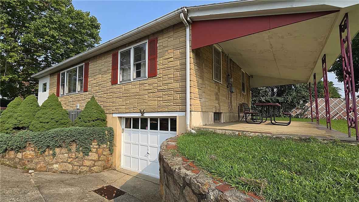 503 2nd Street Property Photo 2