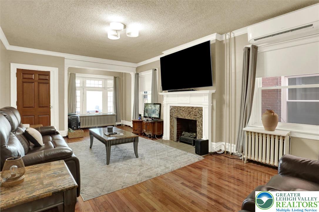 1806 West Chew Street Property Photo 5