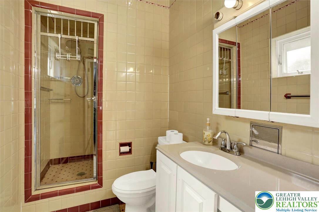 1806 West Chew Street Property Photo 16