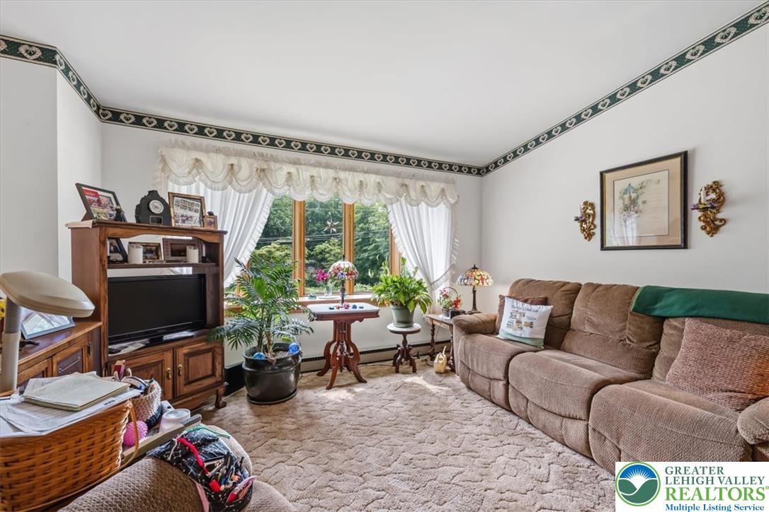 4106 Sycamore Drive Property Photo 3