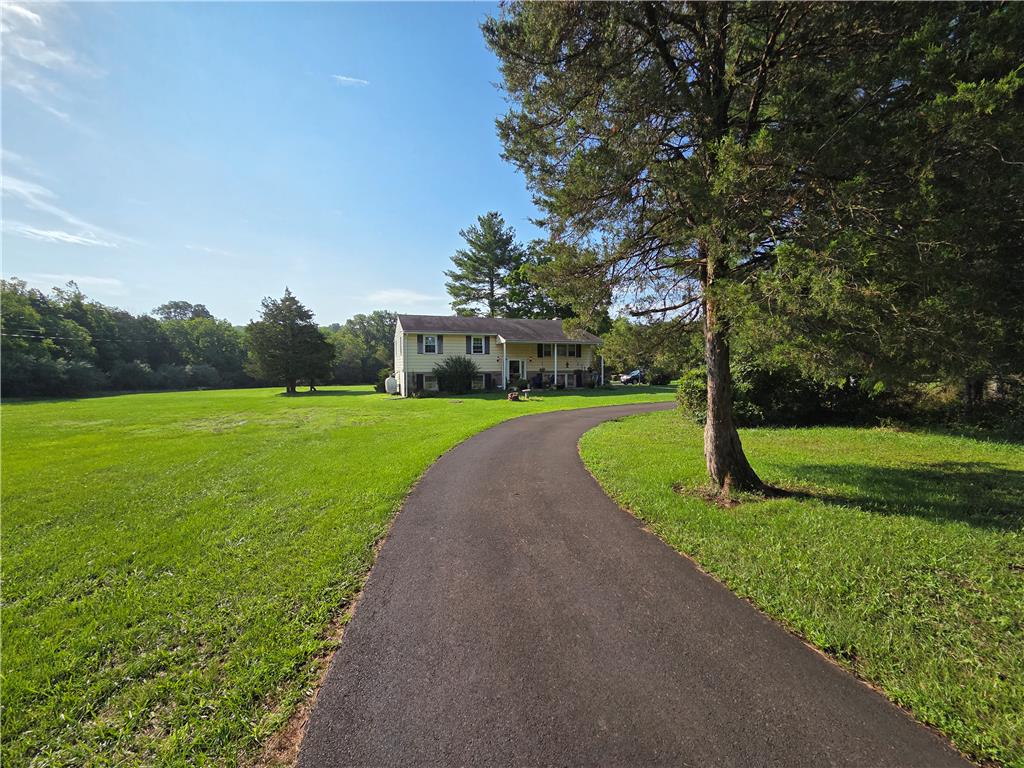 125 East Dark Hollow Road