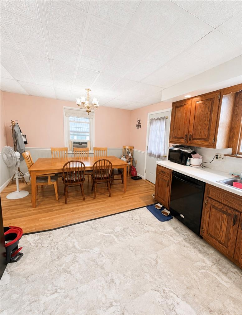 113 West Bertsch Street Property Photo 9