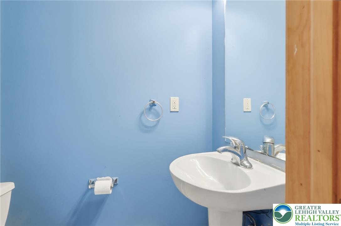 222 Martha Lane Property Photo 5