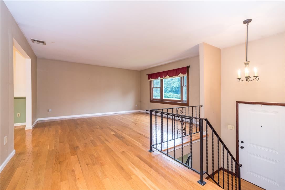 1437 Pearl Street Property Photo 3