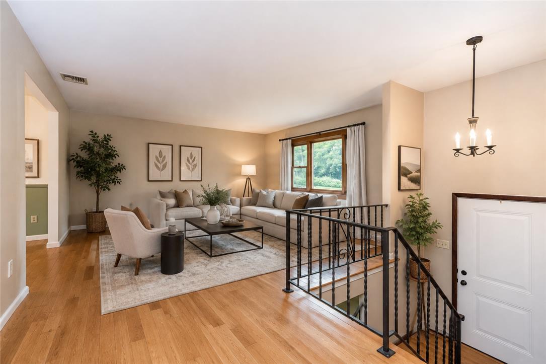 1437 Pearl Street Property Photo 4