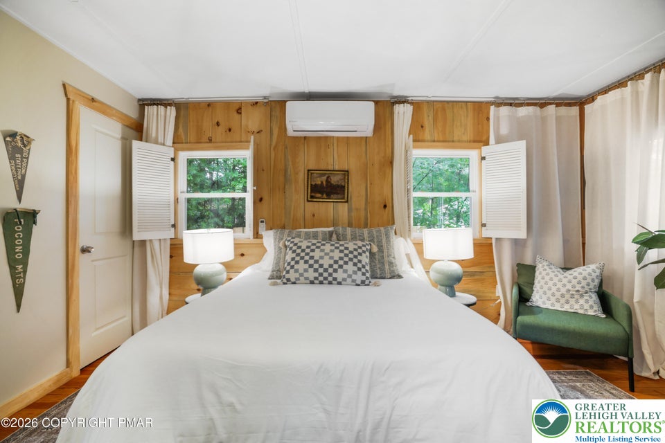 221 John Street Property Photo 8