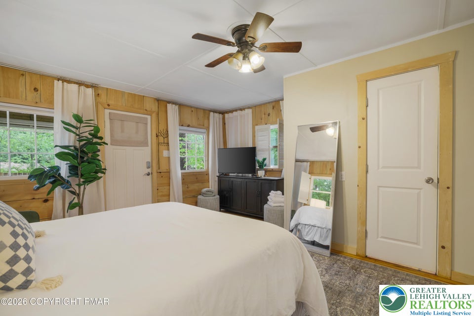 221 John Street Property Photo 13