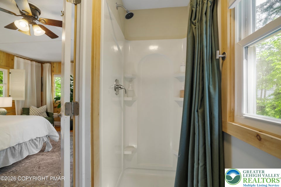 221 John Street Property Photo 19