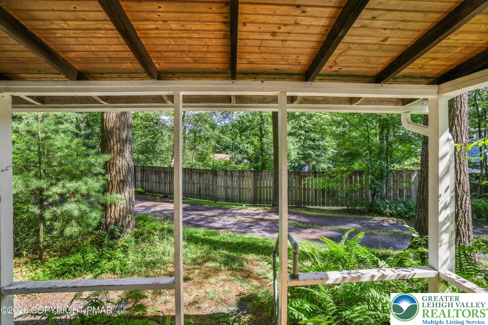 221 John Street Property Photo 22