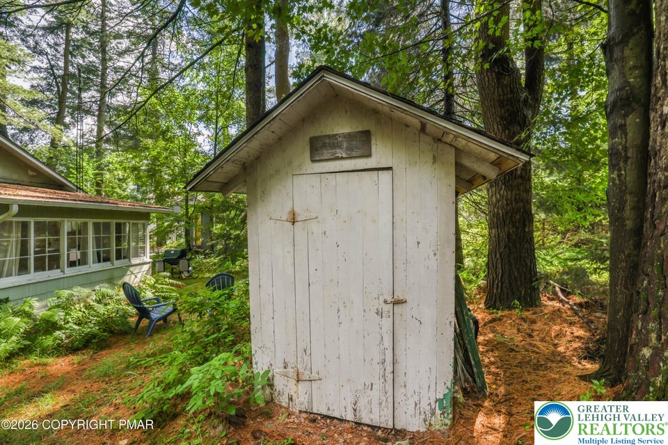 221 John Street Property Photo 25