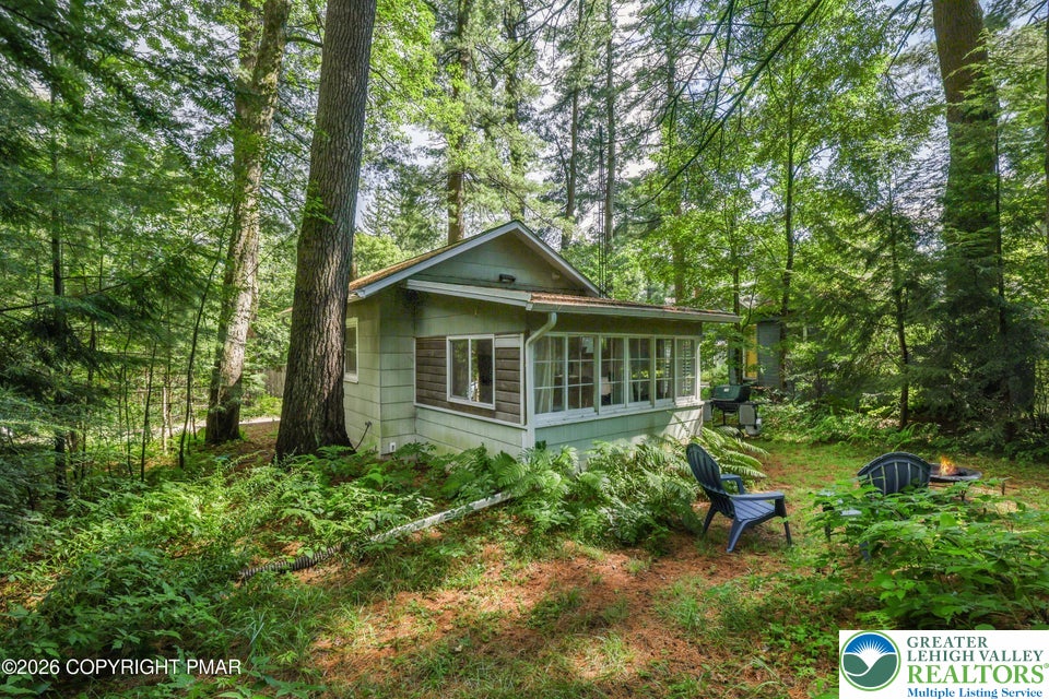 221 John Street Property Photo 26