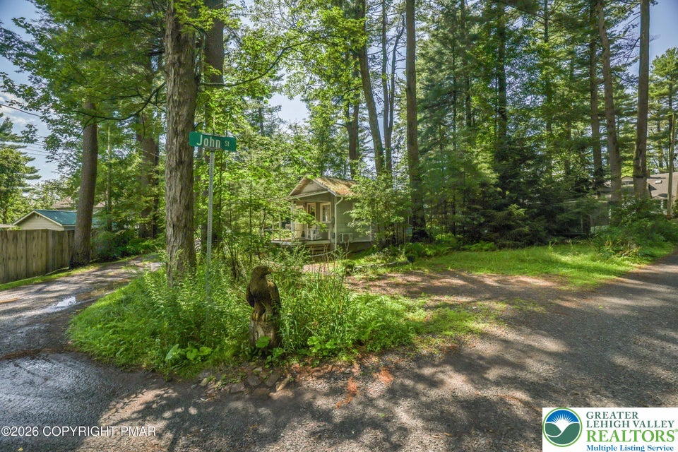 221 John Street Property Photo 27