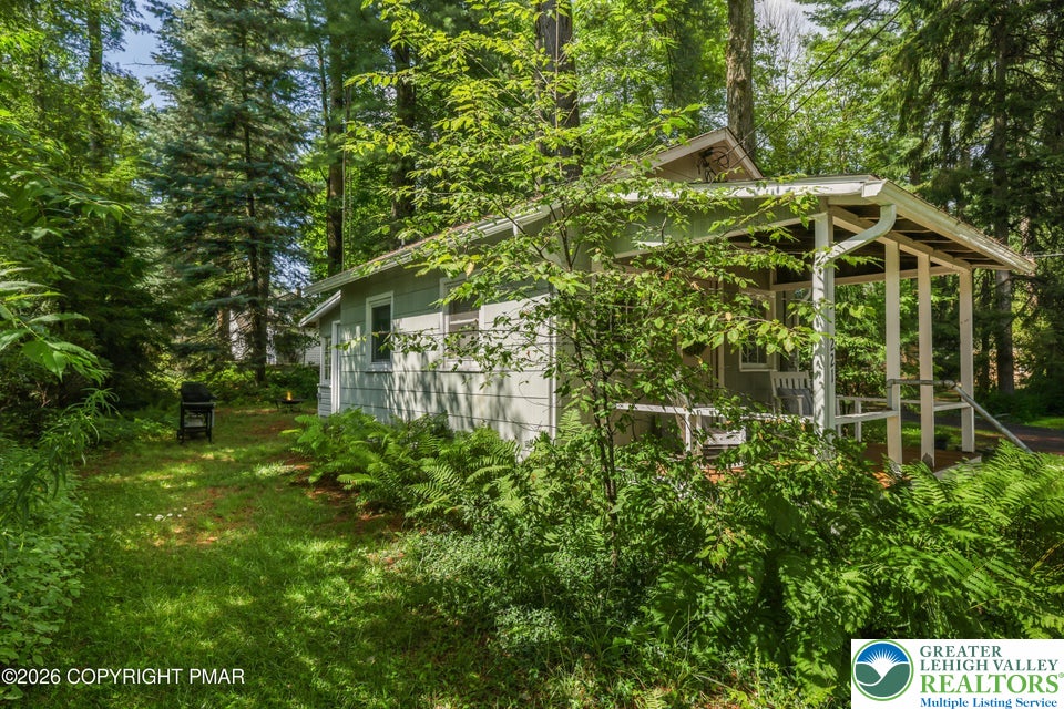 221 John Street Property Photo 32
