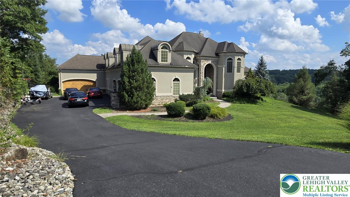 2707 Apple Valley Circle Property Photo 1