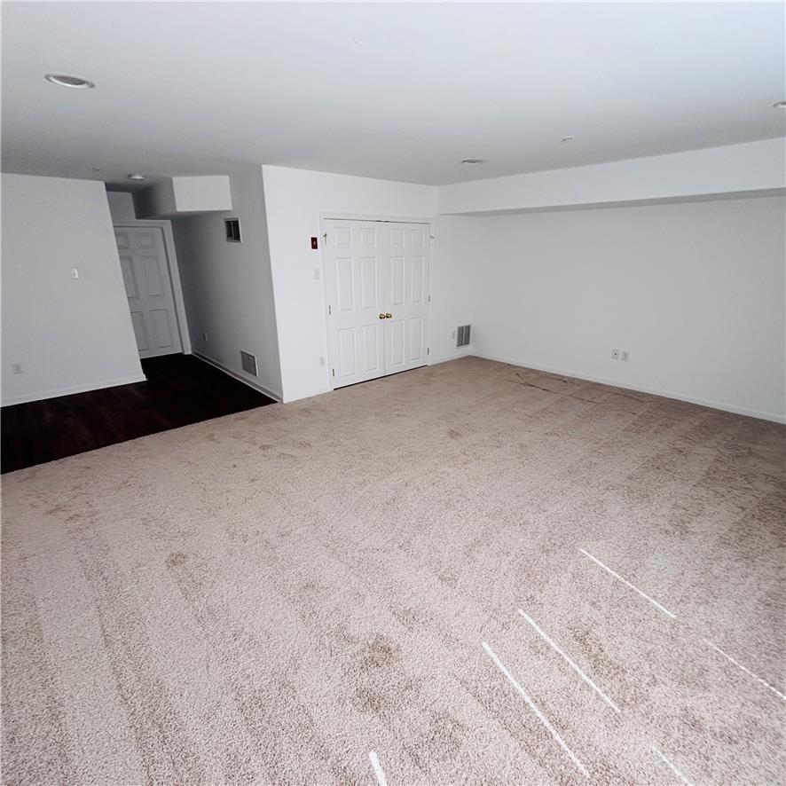 1011 King Way Property Photo 5