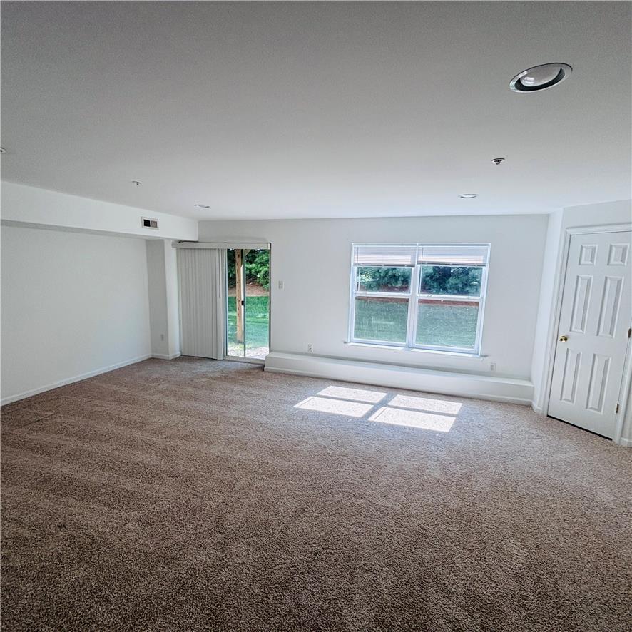 1011 King Way Property Photo 8