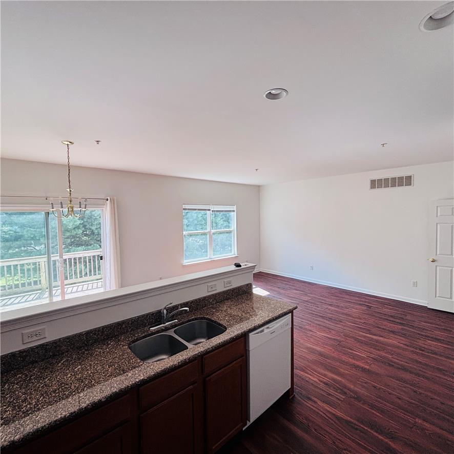 1011 King Way Property Photo 11