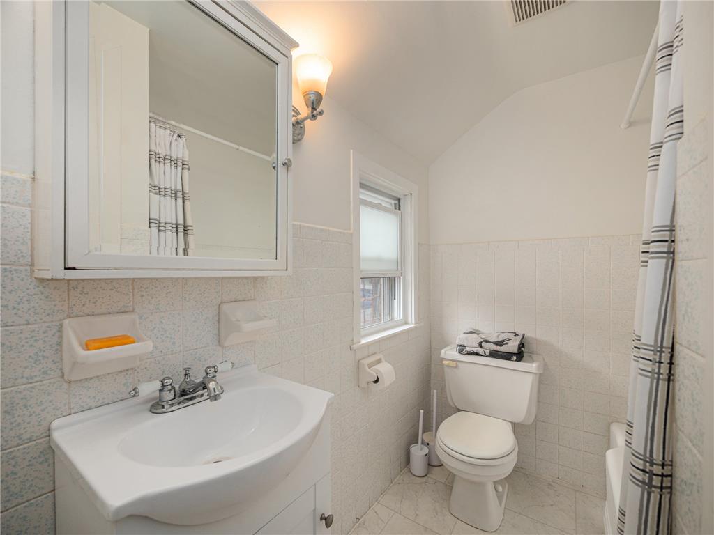 115 2nd Street Property Photo 14