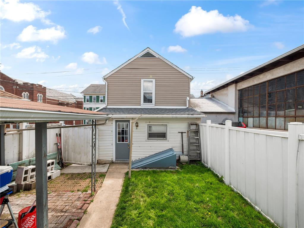 115 2nd Street Property Photo 16