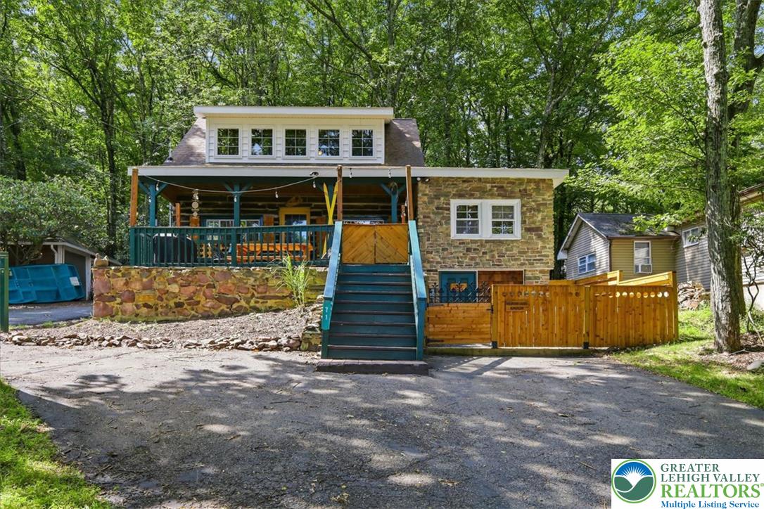 71 South Lake Drive Property Photo 1
