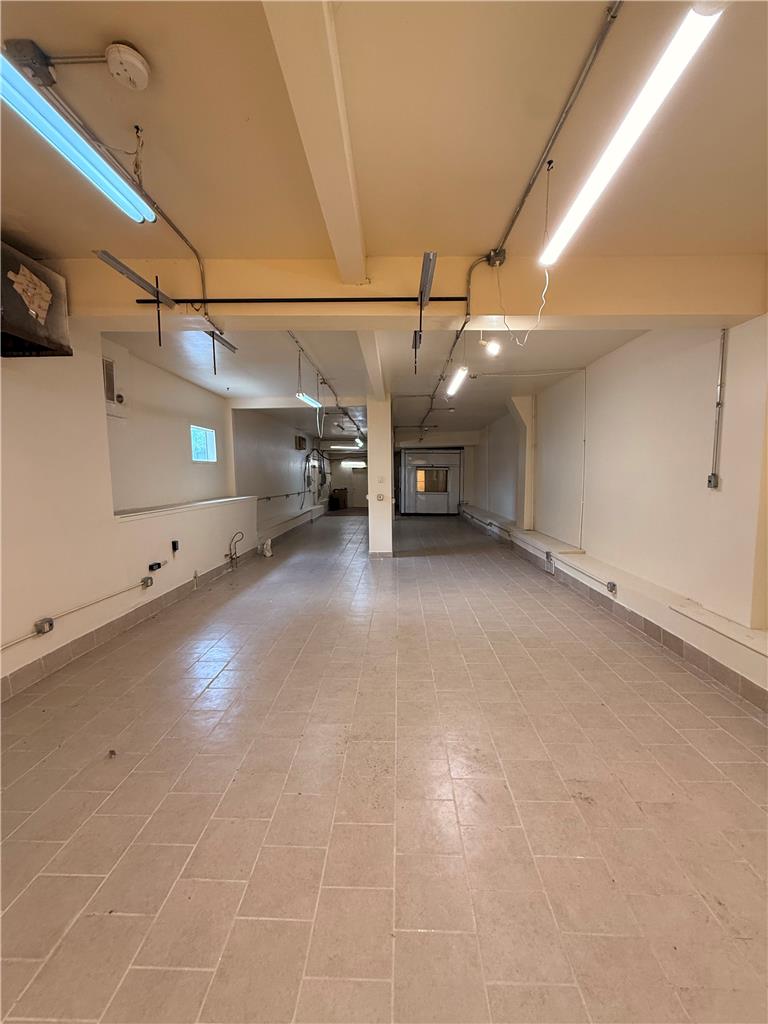 1300 Ferry Street Property Photo 4