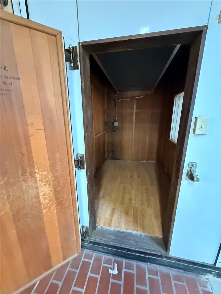 1300 Ferry Street Property Photo 8