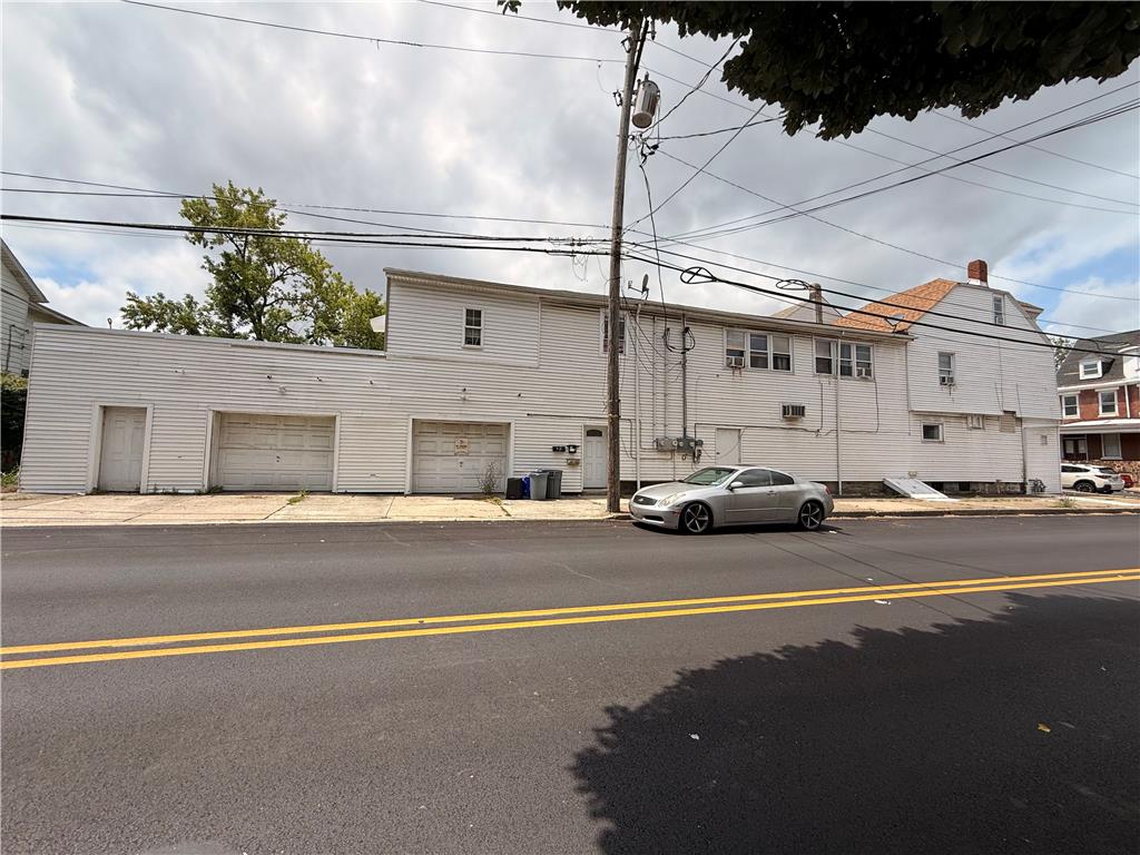 1300 Ferry Street Property Photo 9