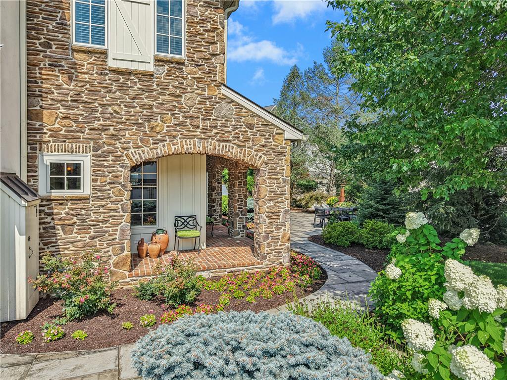2048 Forge Run Property Photo 43