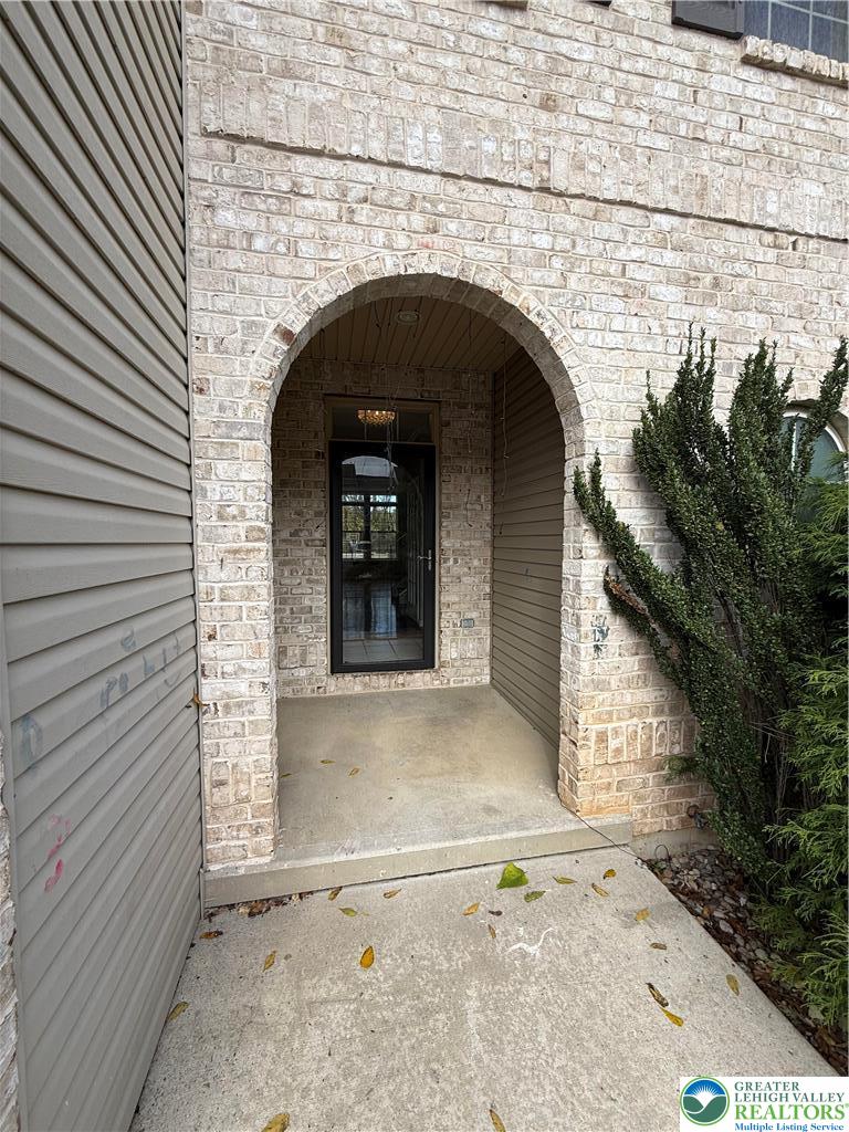 4528 Bellflower Way Property Photo 2