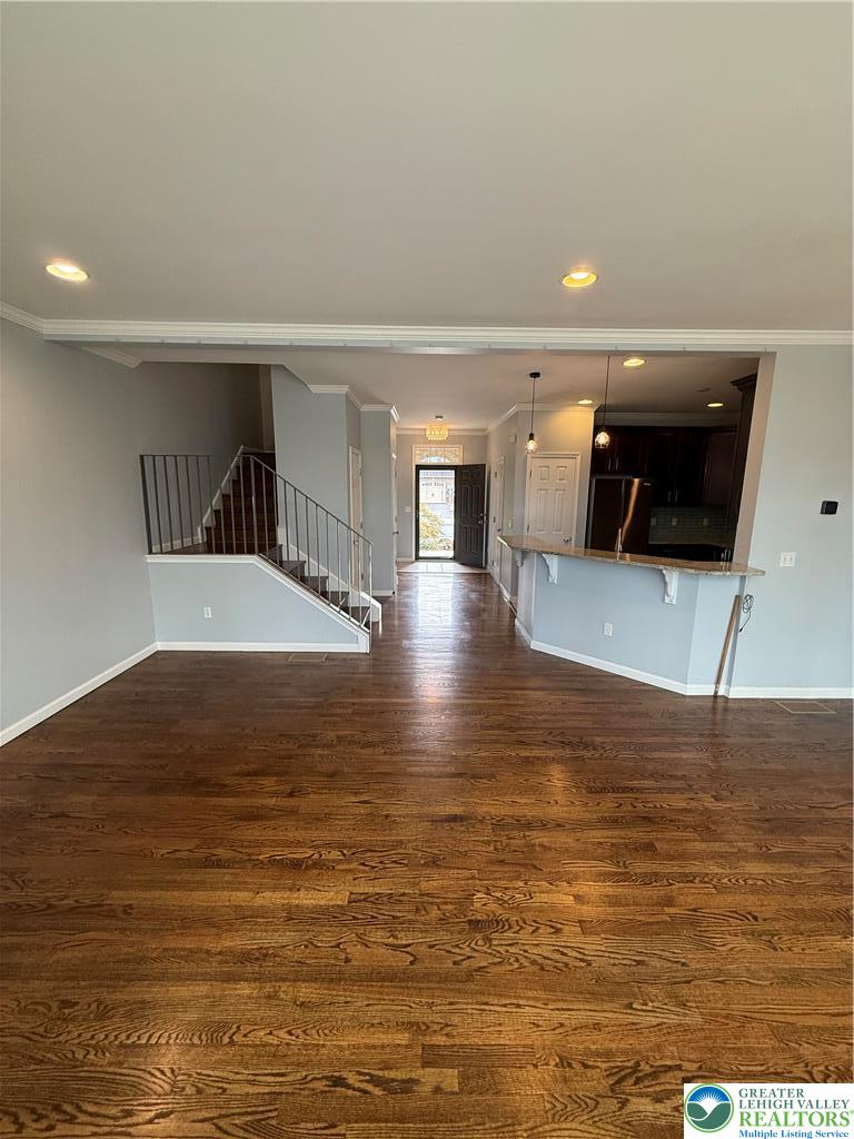 4528 Bellflower Way Property Photo 4