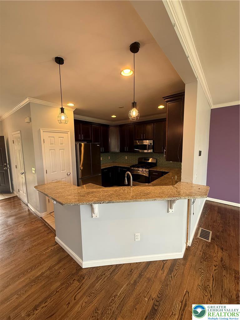 4528 Bellflower Way Property Photo 8