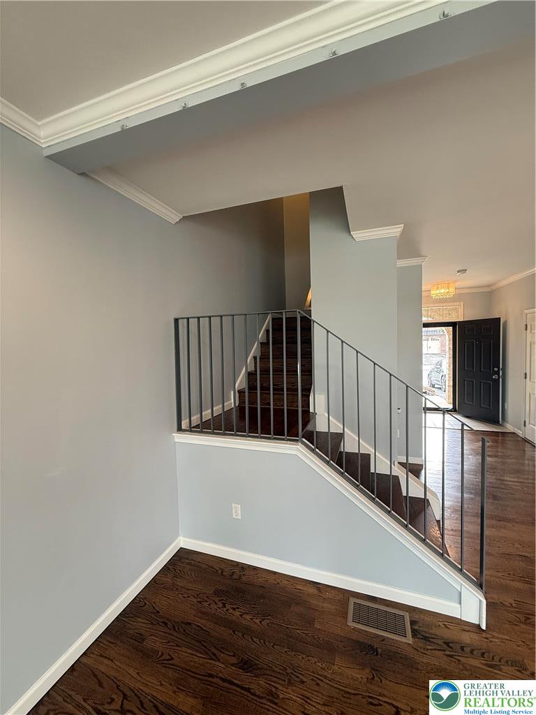 4528 Bellflower Way Property Photo 9