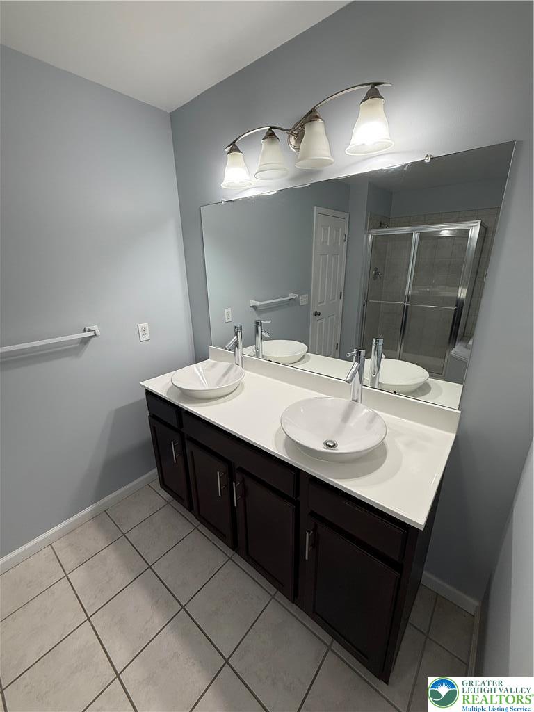 4528 Bellflower Way Property Photo 14