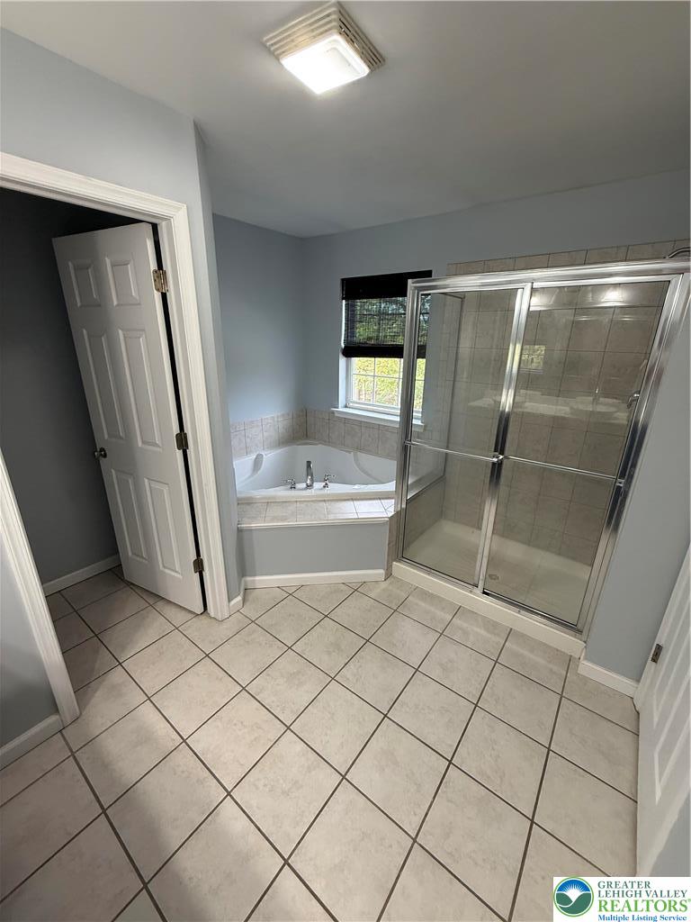 4528 Bellflower Way Property Photo 15