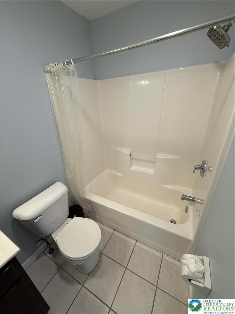 4528 Bellflower Way Property Photo 20