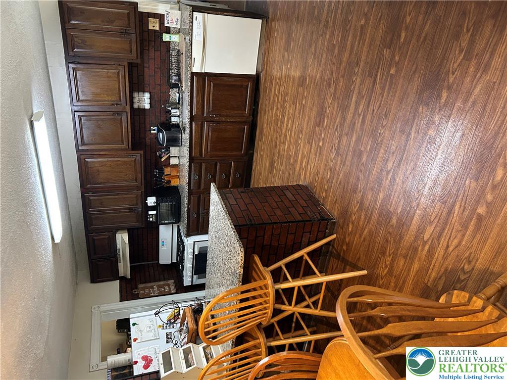 434 Main Street Property Photo 6