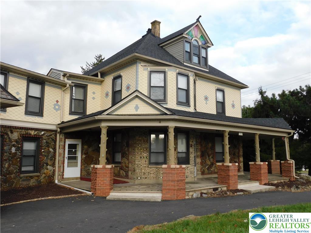 3301 Linden Street Property Photo 1