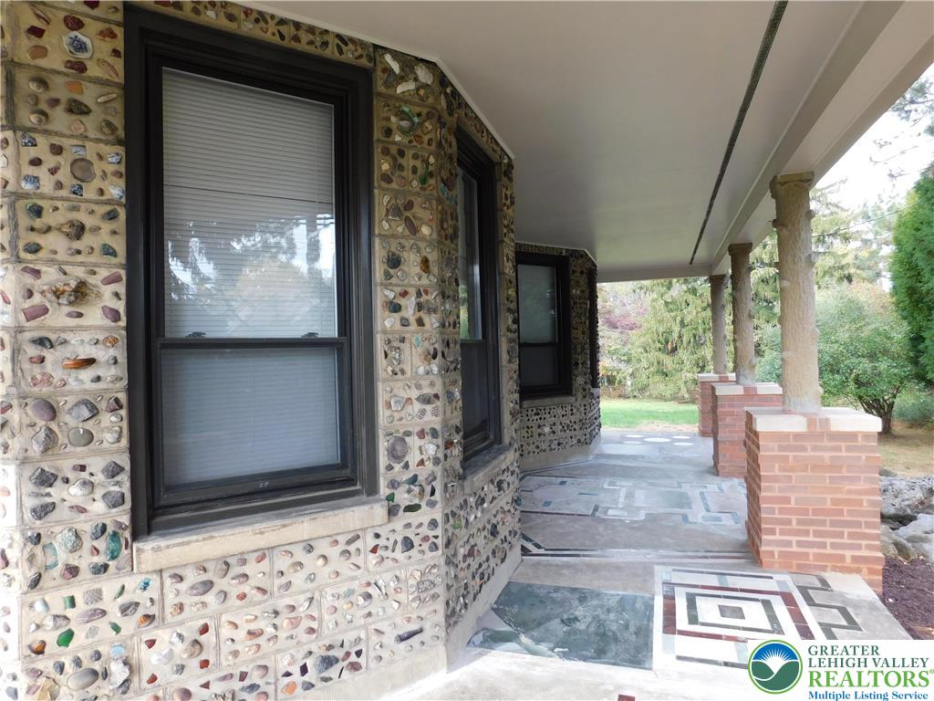3301 Linden Street Property Photo 9