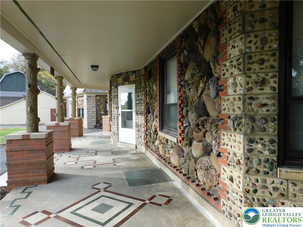 3301 Linden Street Property Photo 10