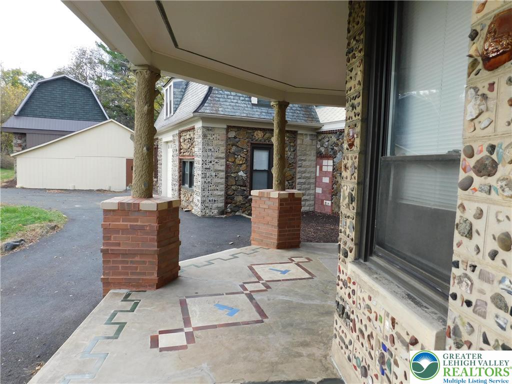 3301 Linden Street Property Photo 11