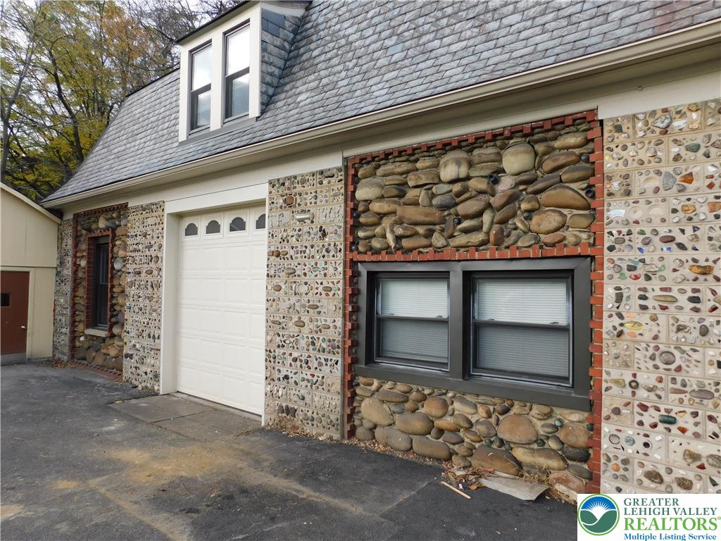 3301 Linden Street Property Photo 13