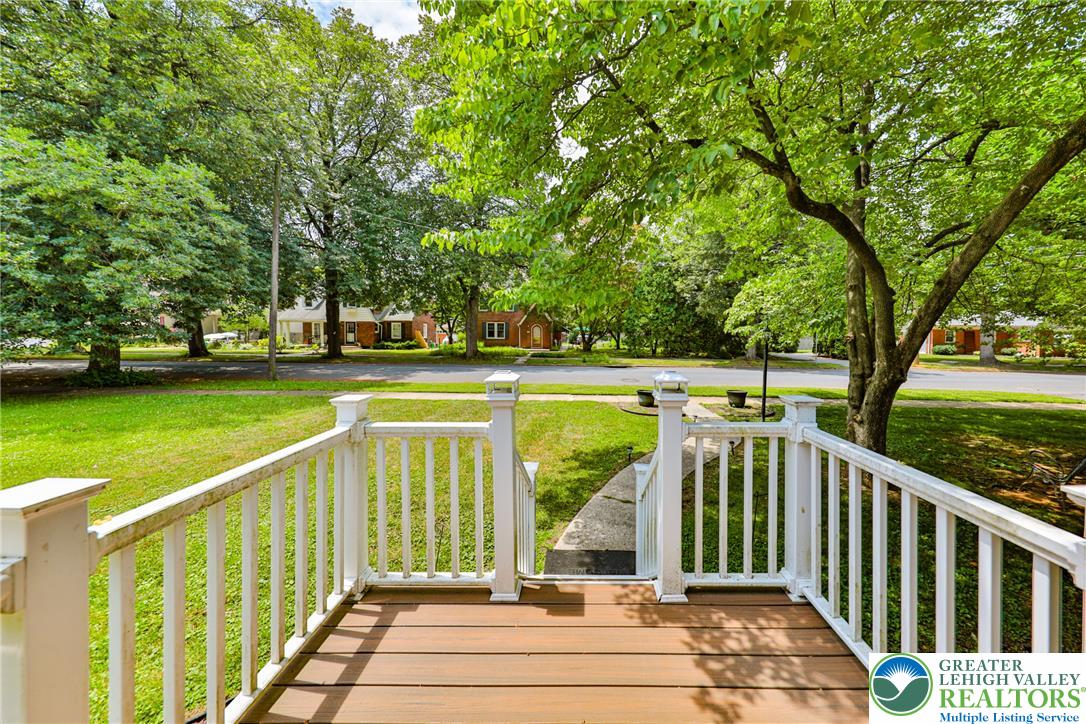 735 North Glenwood Street Property Photo 17