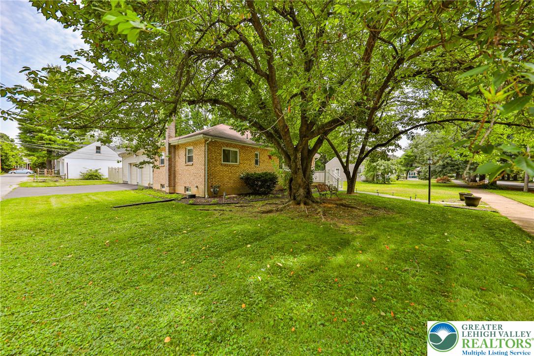 735 North Glenwood Street Property Photo 18