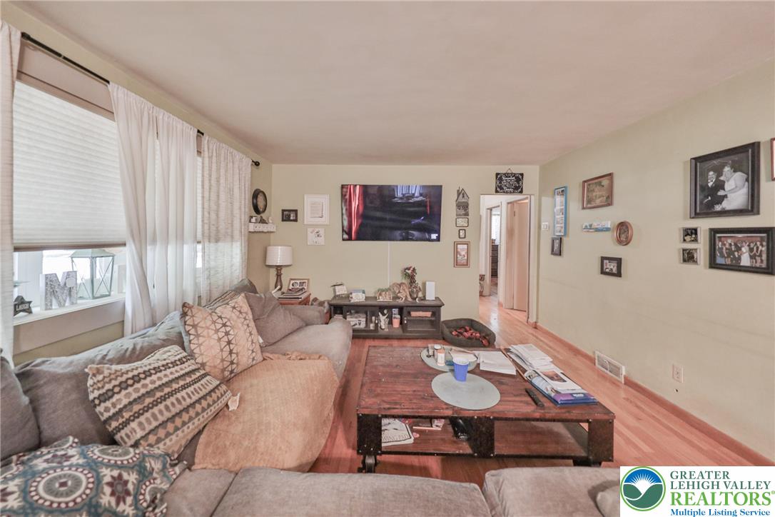 735 North Glenwood Street Property Photo 21