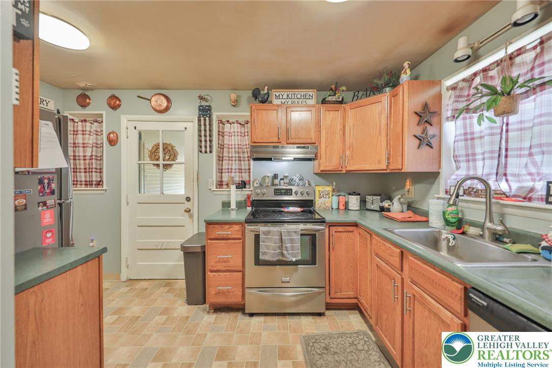 735 North Glenwood Street Property Photo 28
